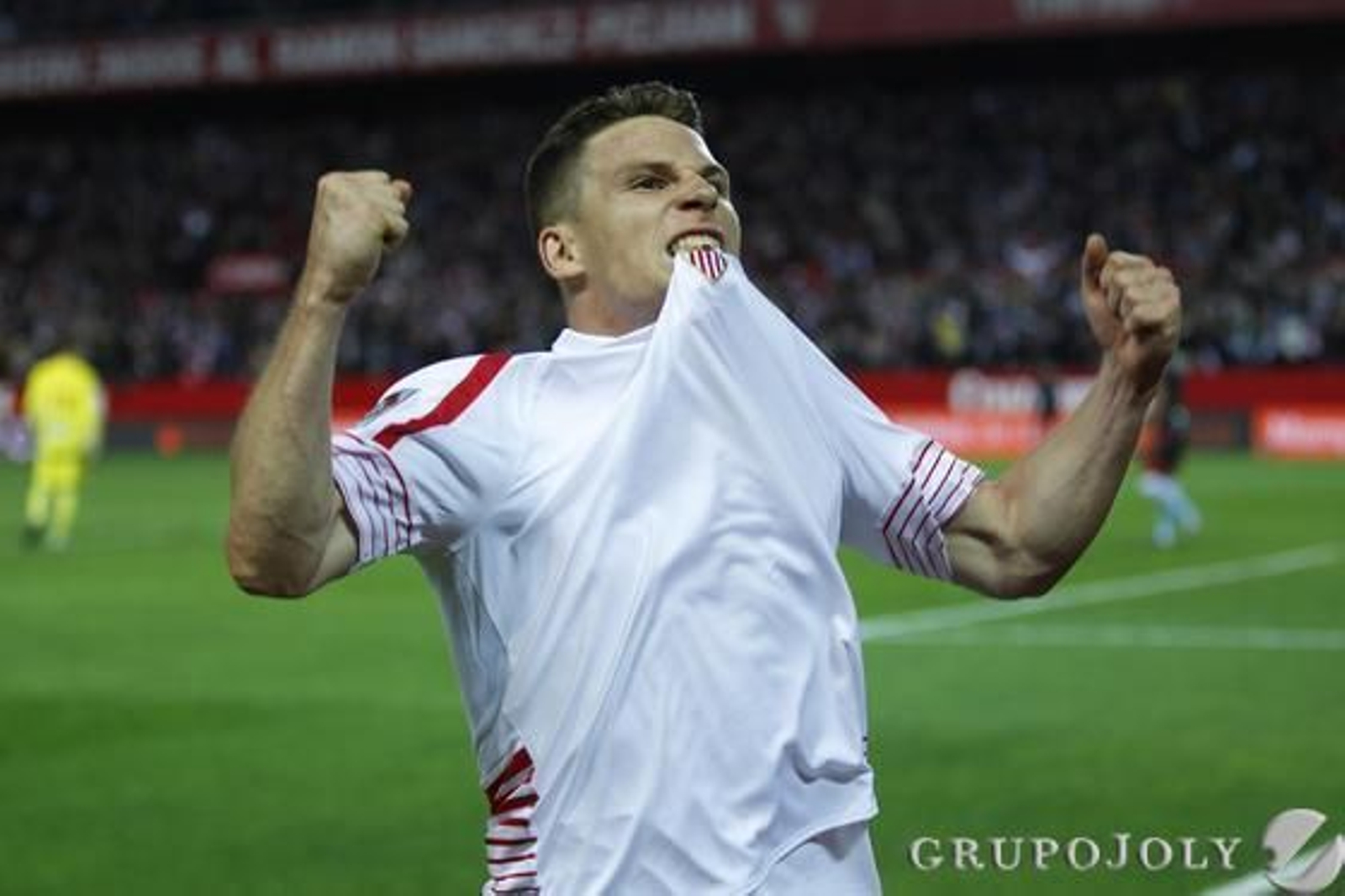 Gameiro celebra su primer tanto. / Antonio Pizarro