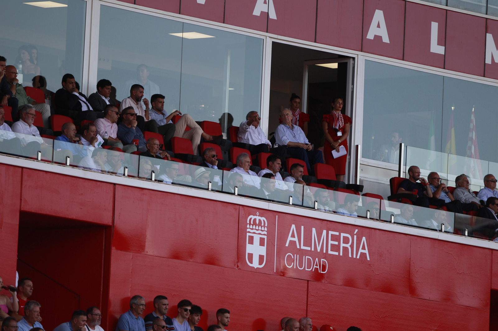 Imágenes del partido U.D. Almería-Rayo Vallecano