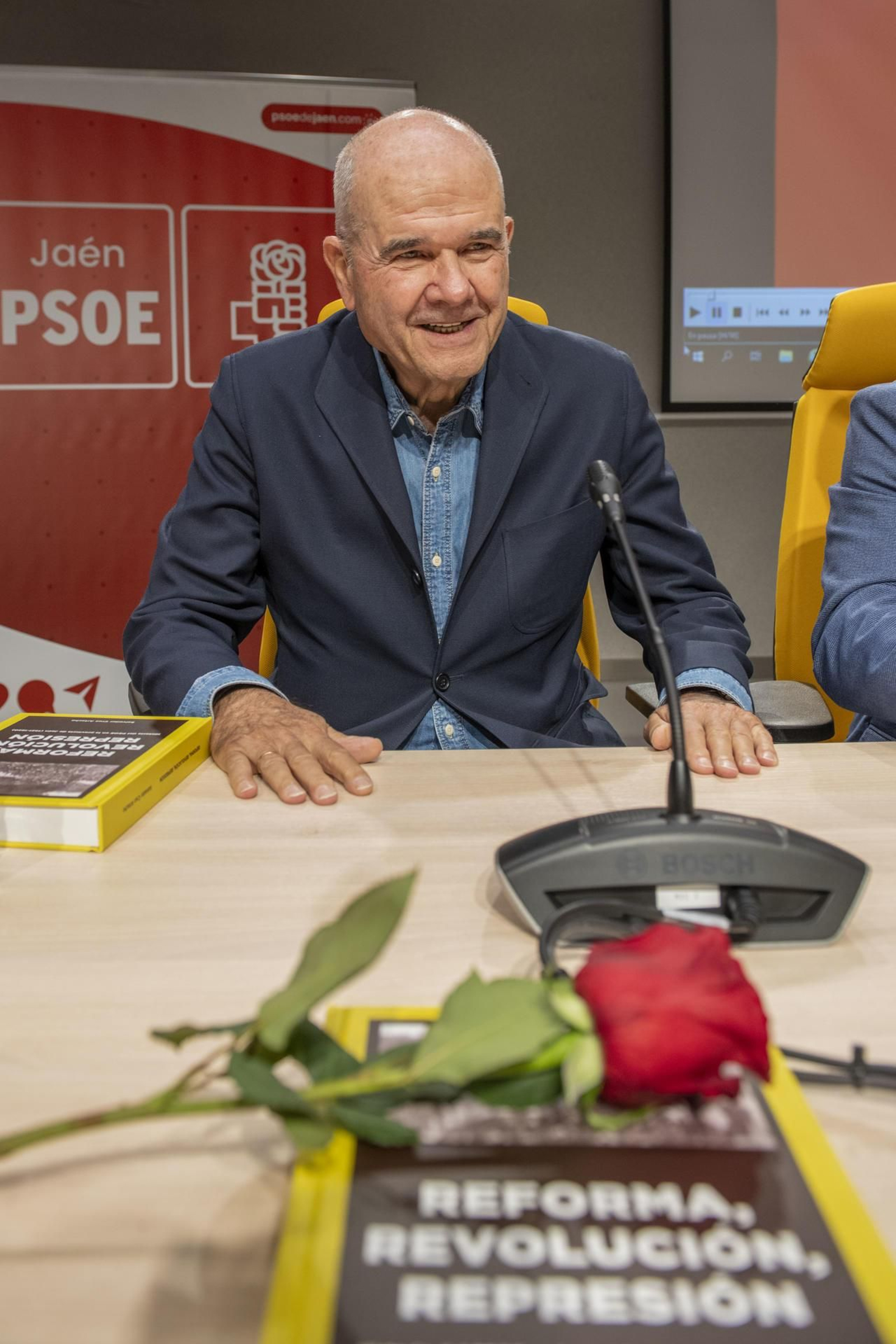 El expresidente andaluz Manuel Chaves, en la presentación del libro de Salvador Cruz Artacho "Socialismo, Democracia y República". El expresidente andaluz Manuel Chaves, en la presentación del libro de Salvador Cruz Artacho "Socialismo, Democracia y República".