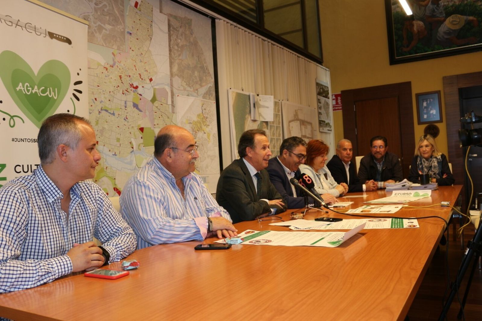 Presentación del evento en el despacho de la Alcaldía.