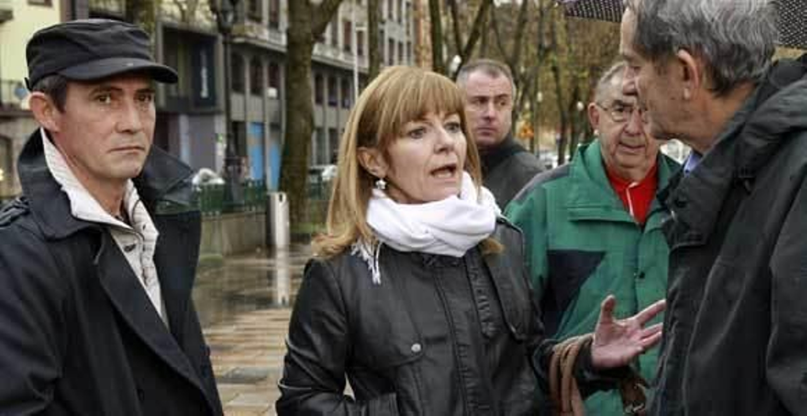 Etarras arrepentidos y víctimas del GAL en el homenaje a un ertzaina asesinado por ETA