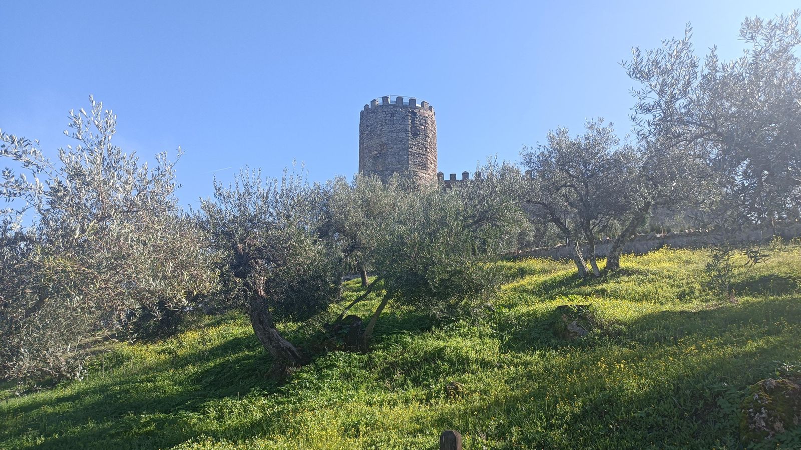 Descenso a la localidad.