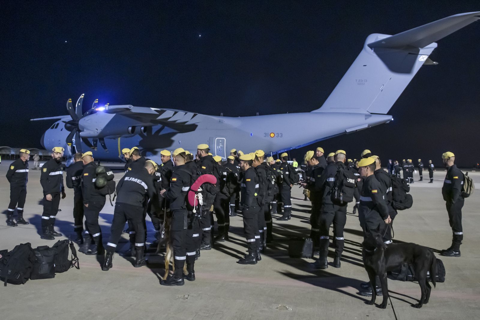 Militares de la UME en la Base de Morón.