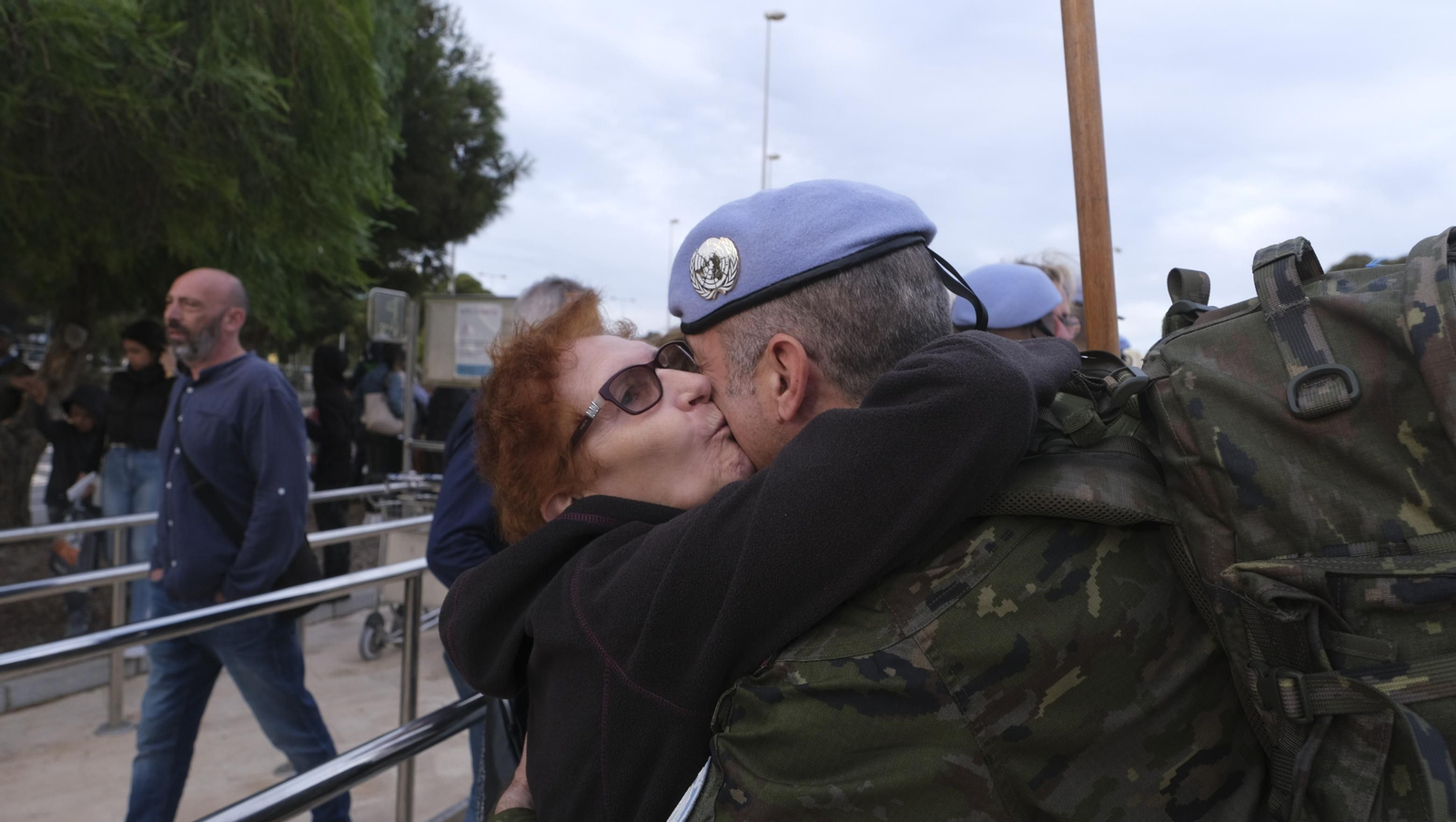 Imágenes de la salida del segundo contingente de La Legión con destino el Líbano