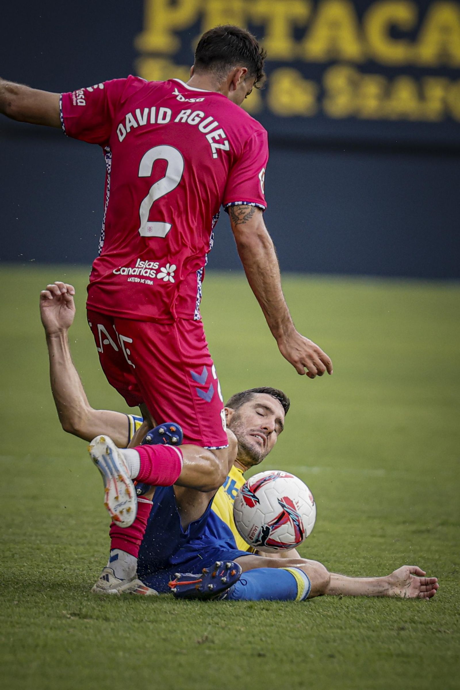 Búscate entre las fotos del partido de fútbol Cádiz CF - CD Tenerife de la Liga Hypermotion