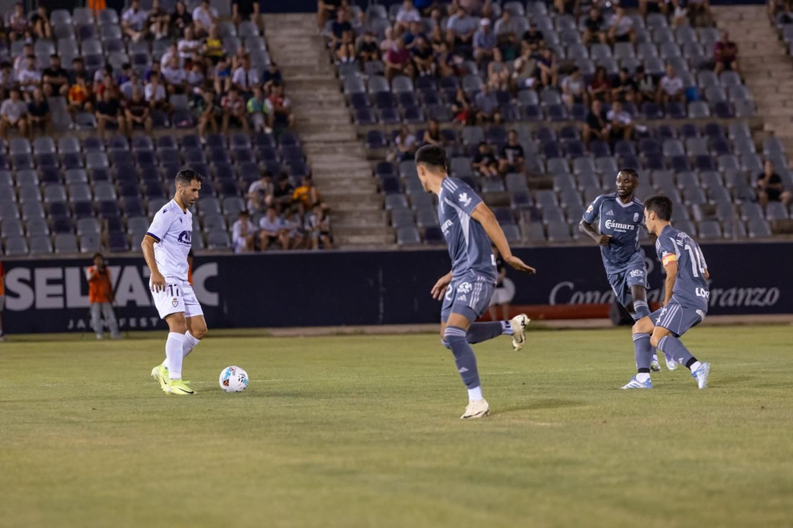 Las mejores imágenes del Real Jaén 3 - 2 Granada CF en el XLI Trofeo del Olivo