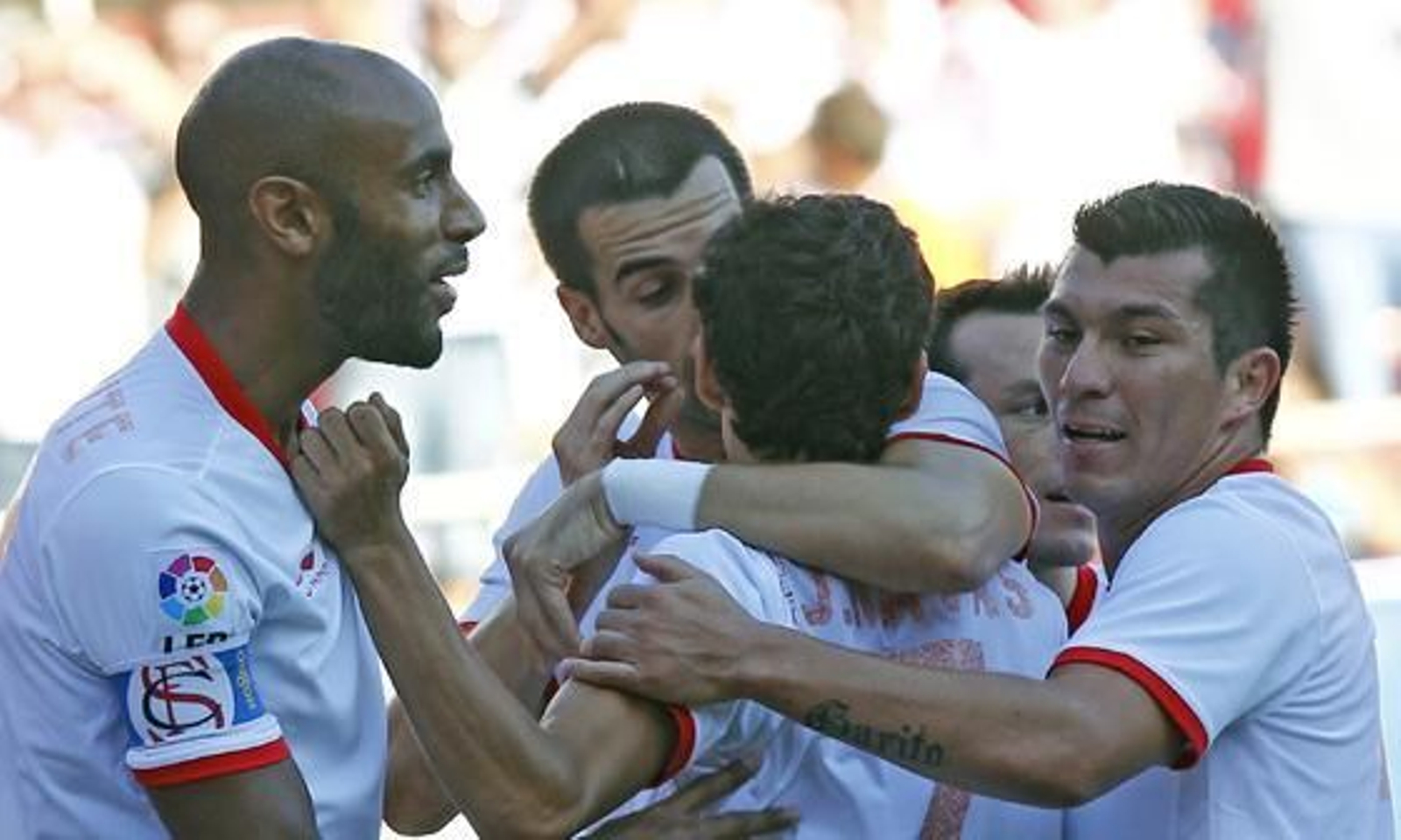 El Sevilla vence al Valencia en casa pese a jugar más de 20 minutos con nueve jugadores (1-0). / Antonio Pizarro