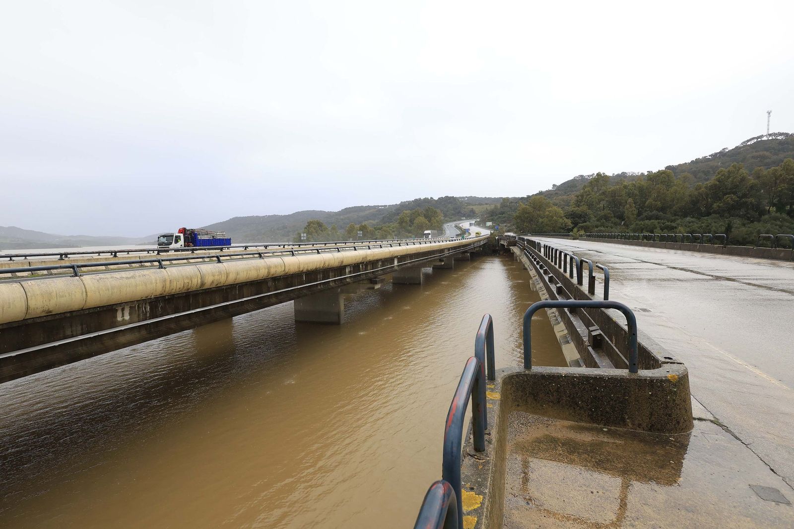 Así luce Charco Redondo: fotos del pantano casi lleno antes de la borrasca Leandro