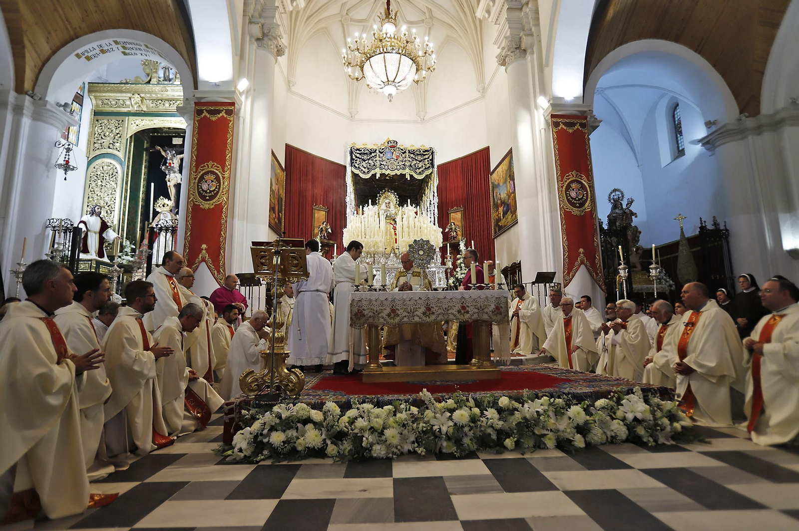 Imágenes de la procesión del Corpus Christi en Huelva