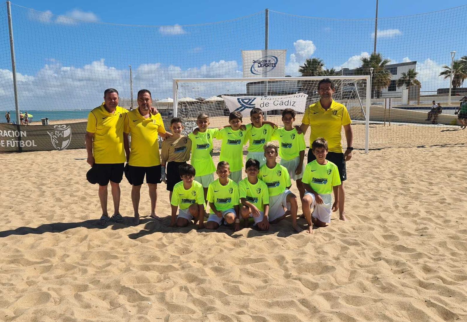 La selección benjamín de fútbol-playa del Campo de Gibraltar
