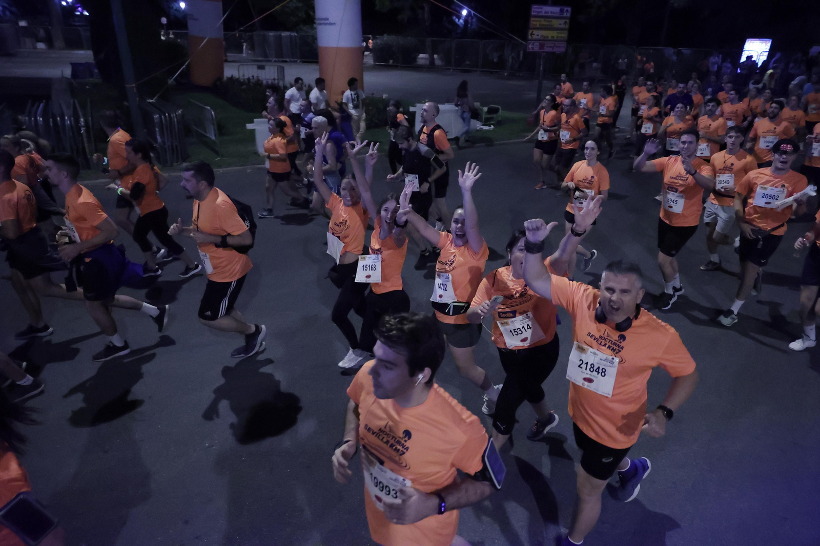 Búscate en la Carrera Nocturna de Sevilla (4)