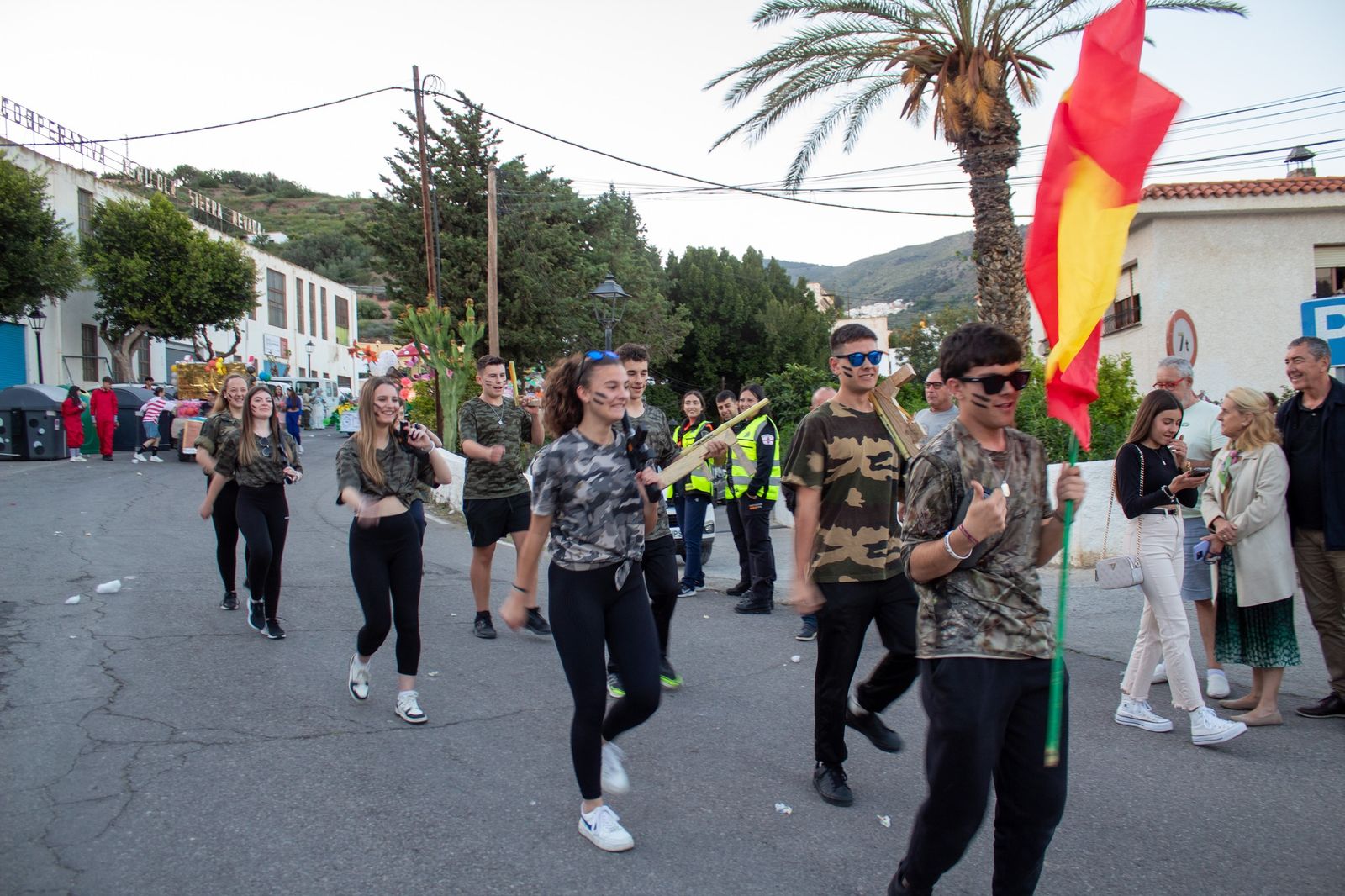 El gran desfile de carrozas y pasacalles de Canjáyar, en imágenes