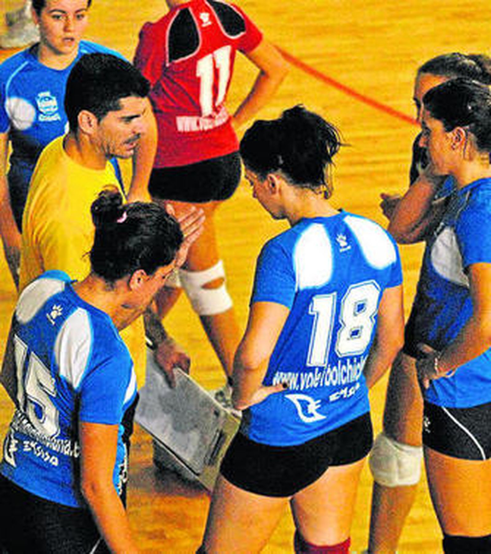 El Emsisa femenino, durante un tiempo muerto.