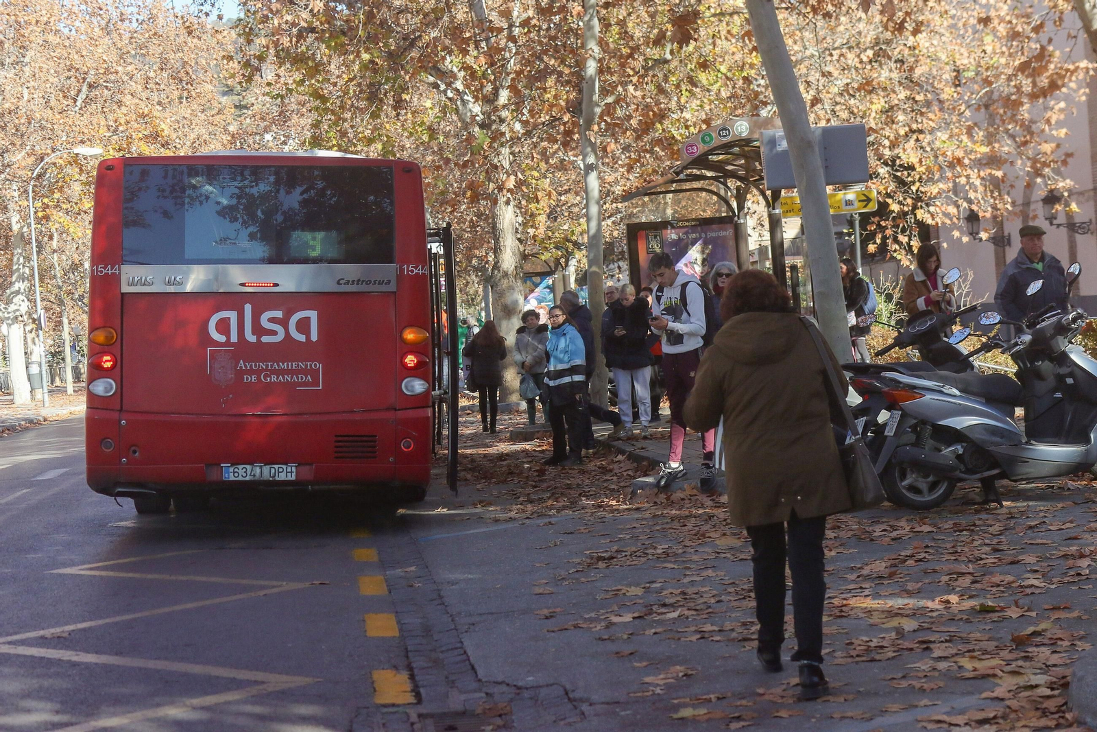Un autobús de Granada en una imagen de archivo.