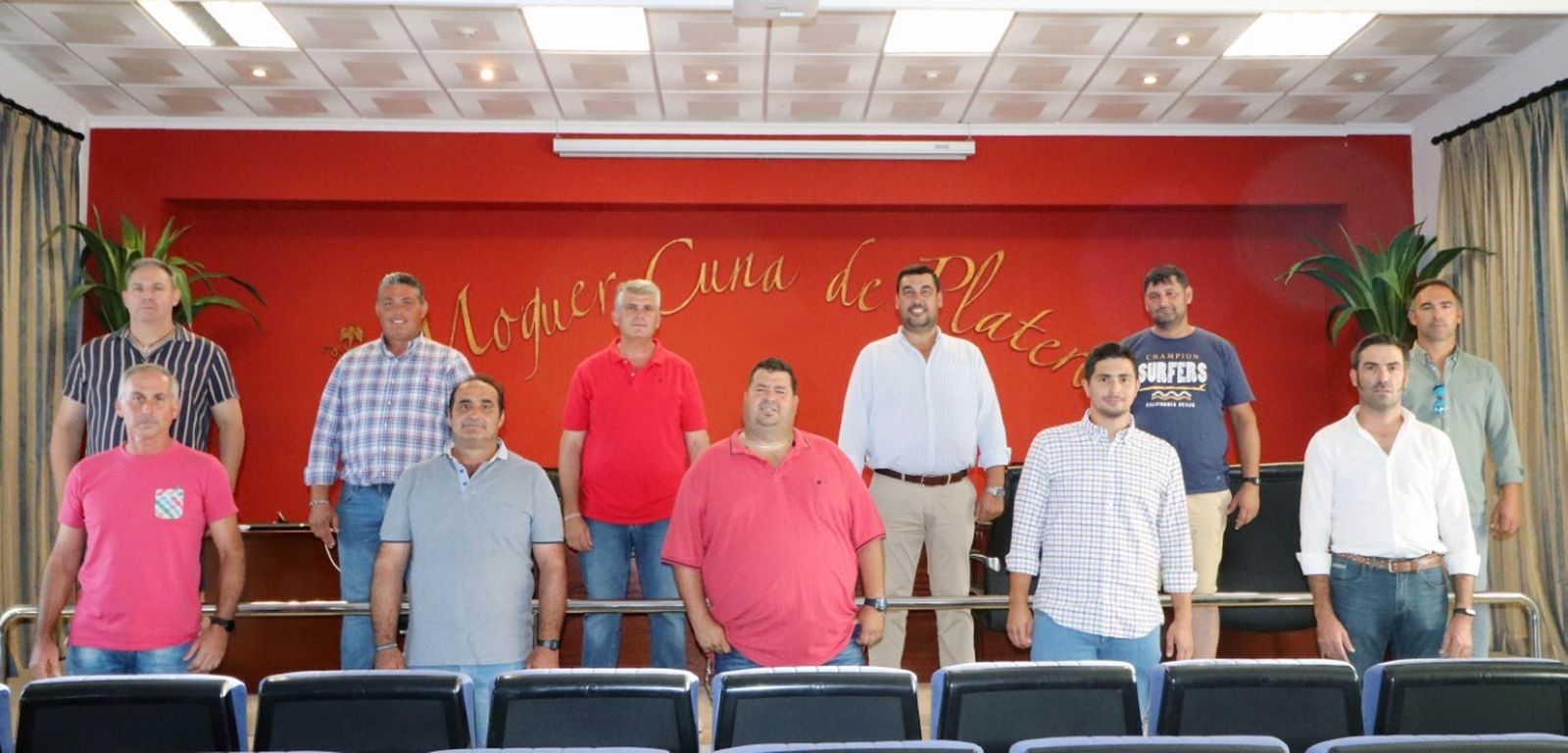 Foto de grupo del nuevo equipo que está al frente de Cuna de Platero.