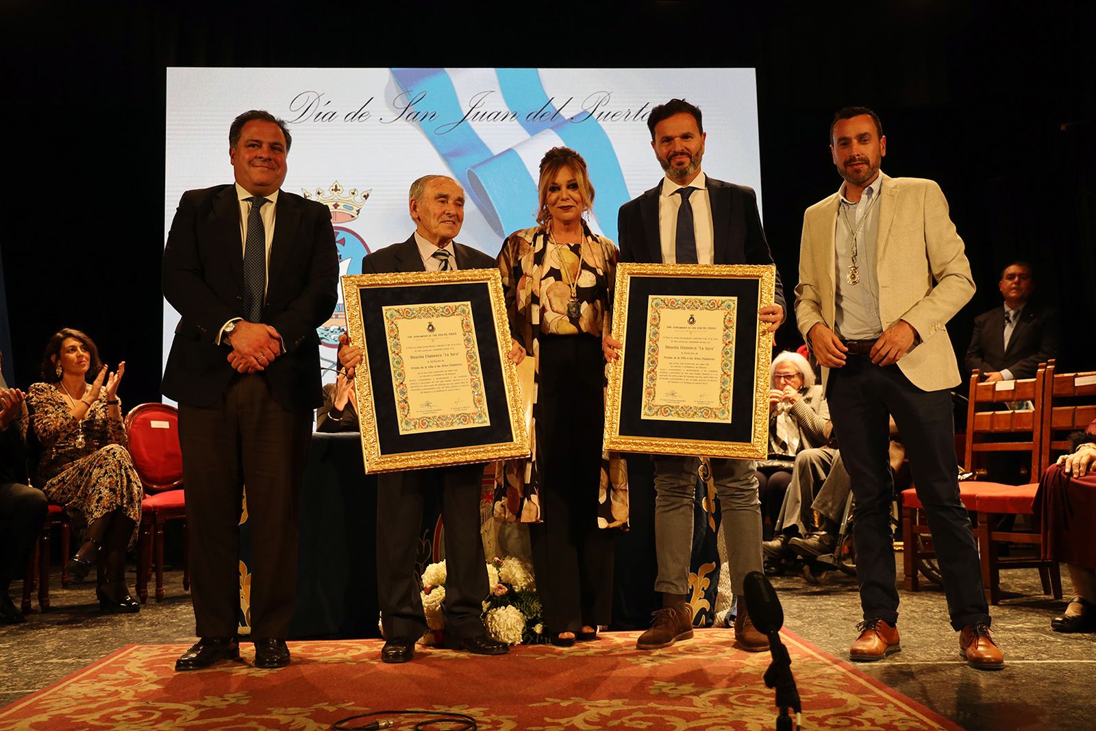 El Ayuntamiento entrega las medallas y distinciones del Día de San Juan del Puerto 2023