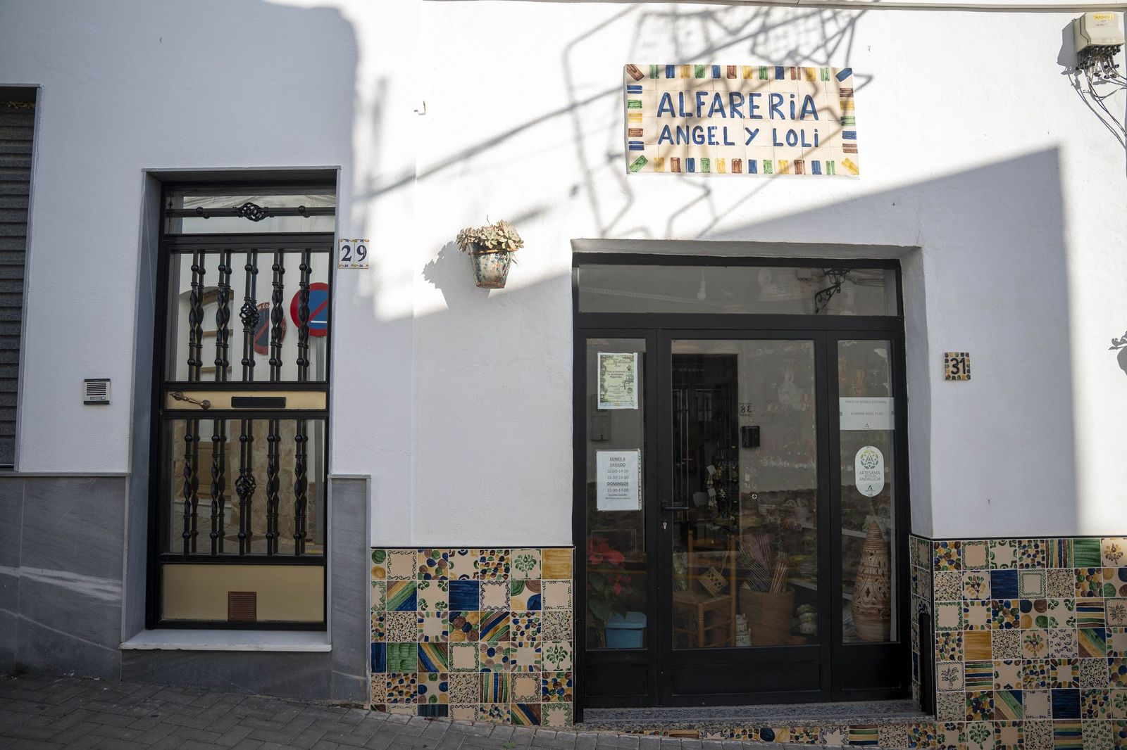 Viaje al centro del corazón alfarero de Níjar, en imágenes