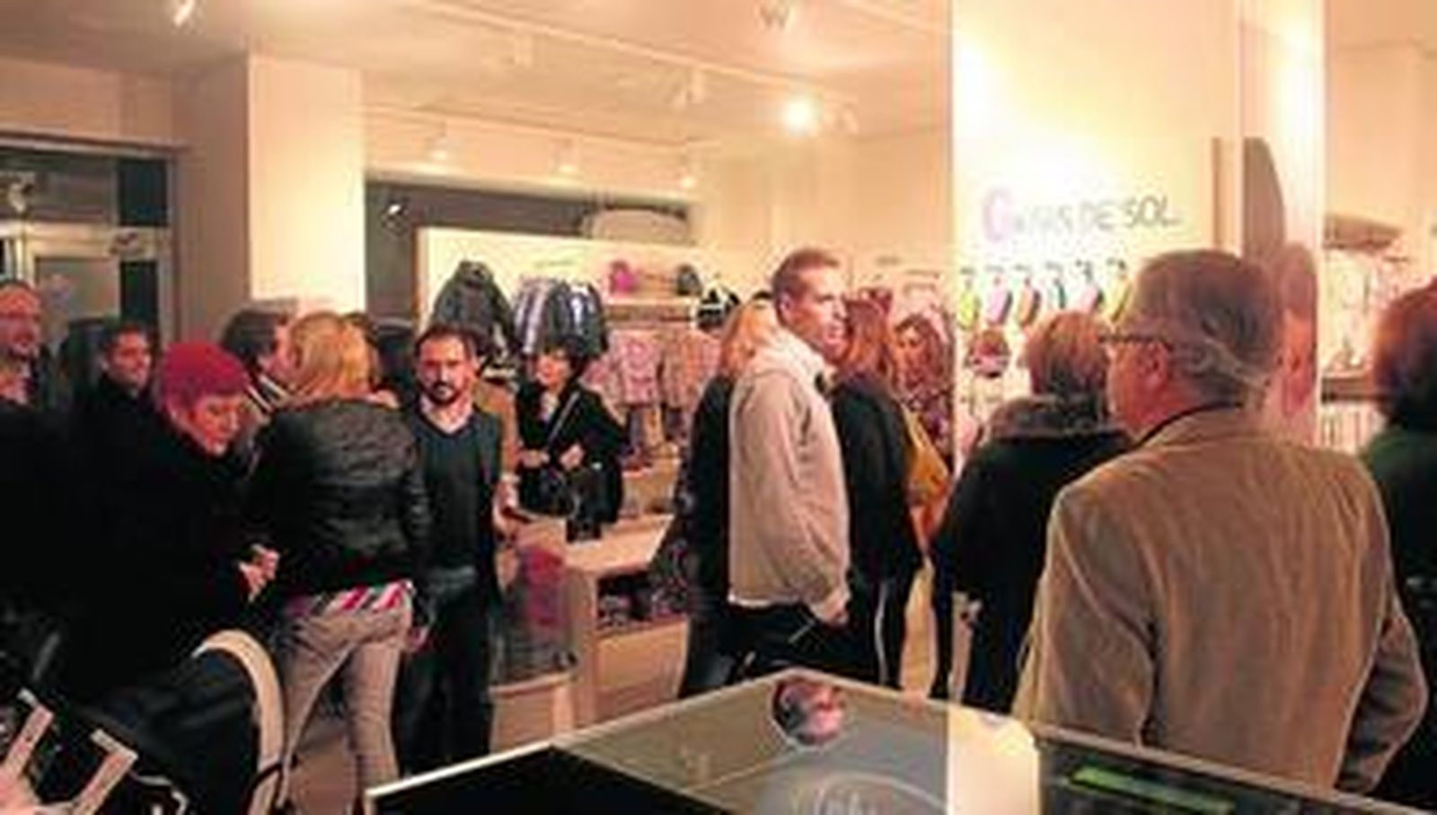 El local contó  con un gran apoyo por parte de familiares, amigos y clientes.