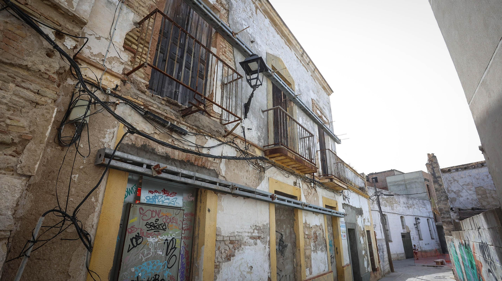 Las casas en ruinas de la calle Juana de Dios Lacoste en Jerez