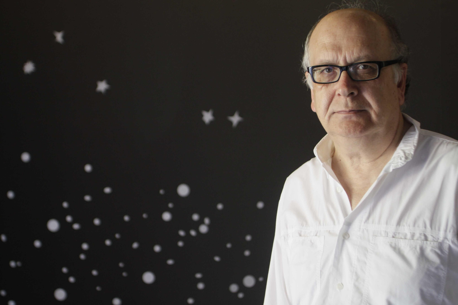 El poeta y catedrático Álvaro Salvador (Granada, 1960), en una imagen de archivo.