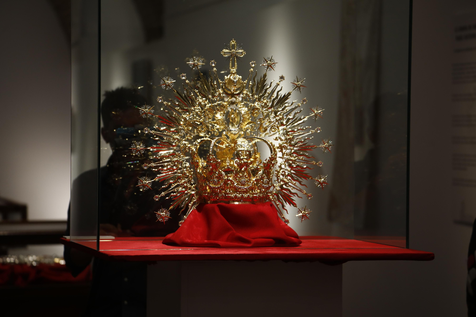 La hermandad de la Paz de Córdoba enseña los estrenos de la coronación, en imágenes