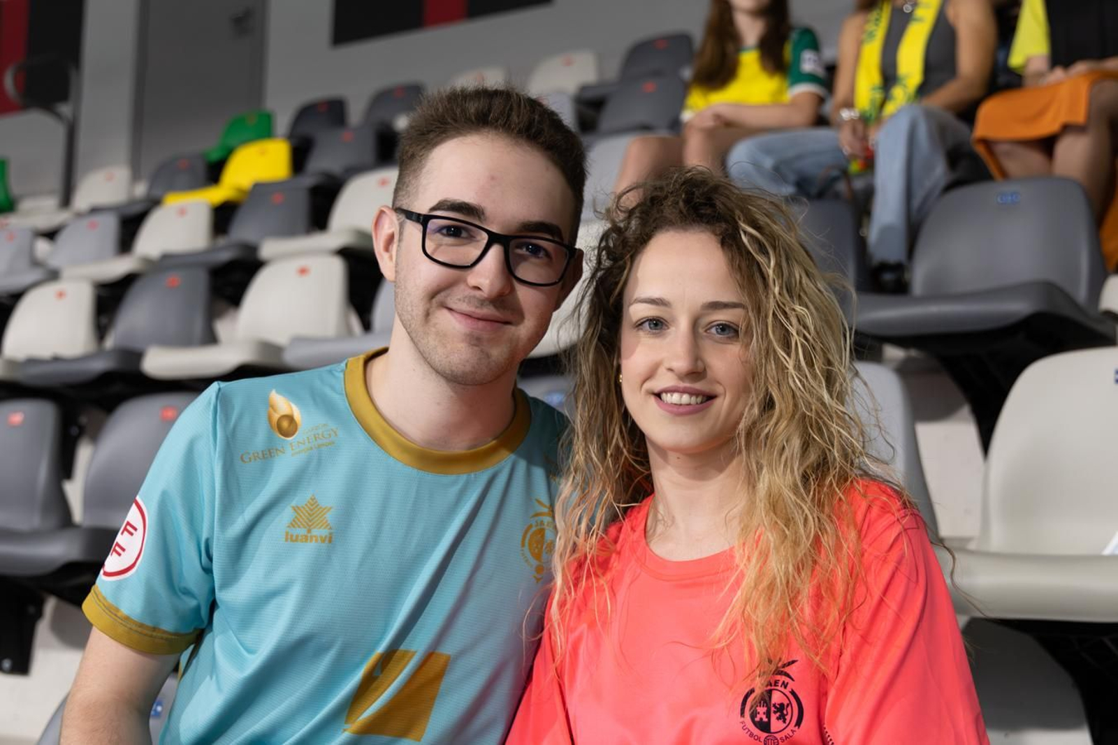 La Marea Amarilla: el alma del Olivo Arena, en imágenes