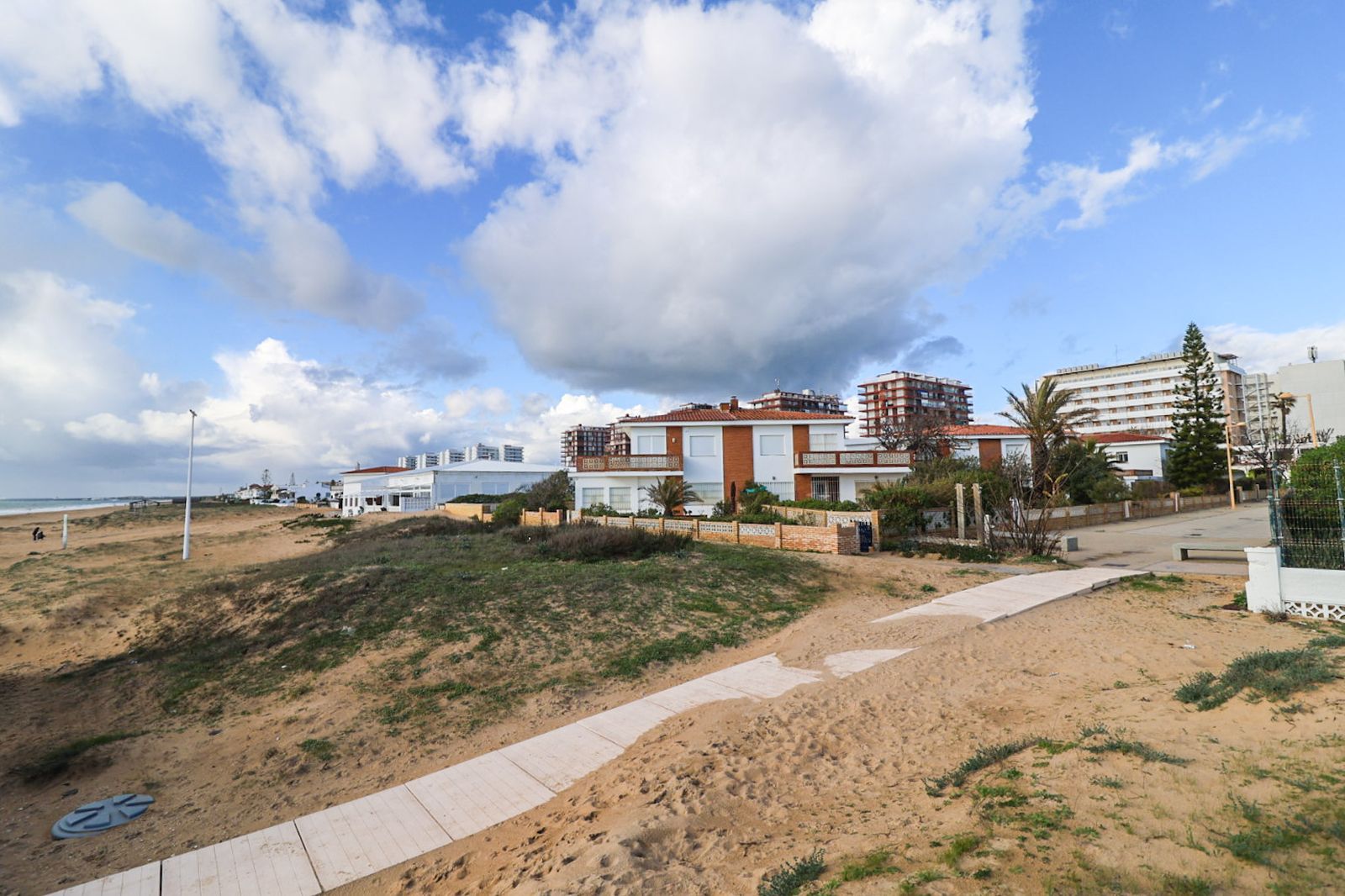 Fotos de la playa de Punta Umbría tras las últimas borrascas