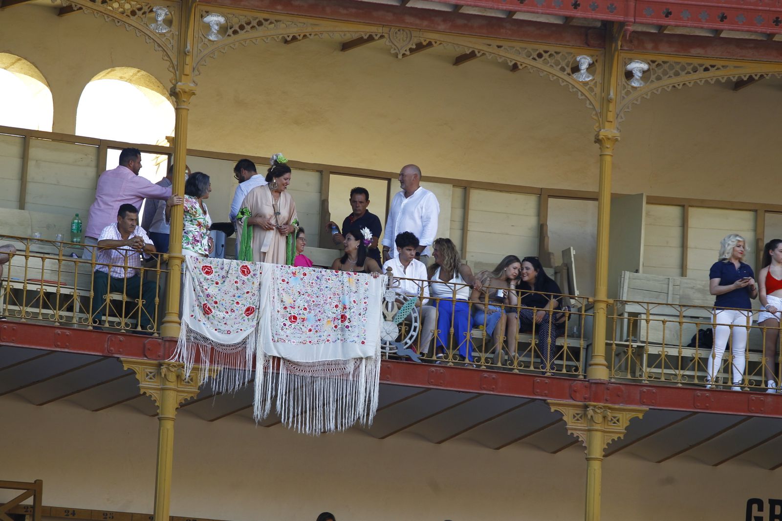 Imágenes del ambiente de la corrida de toros de la Feria de Almería