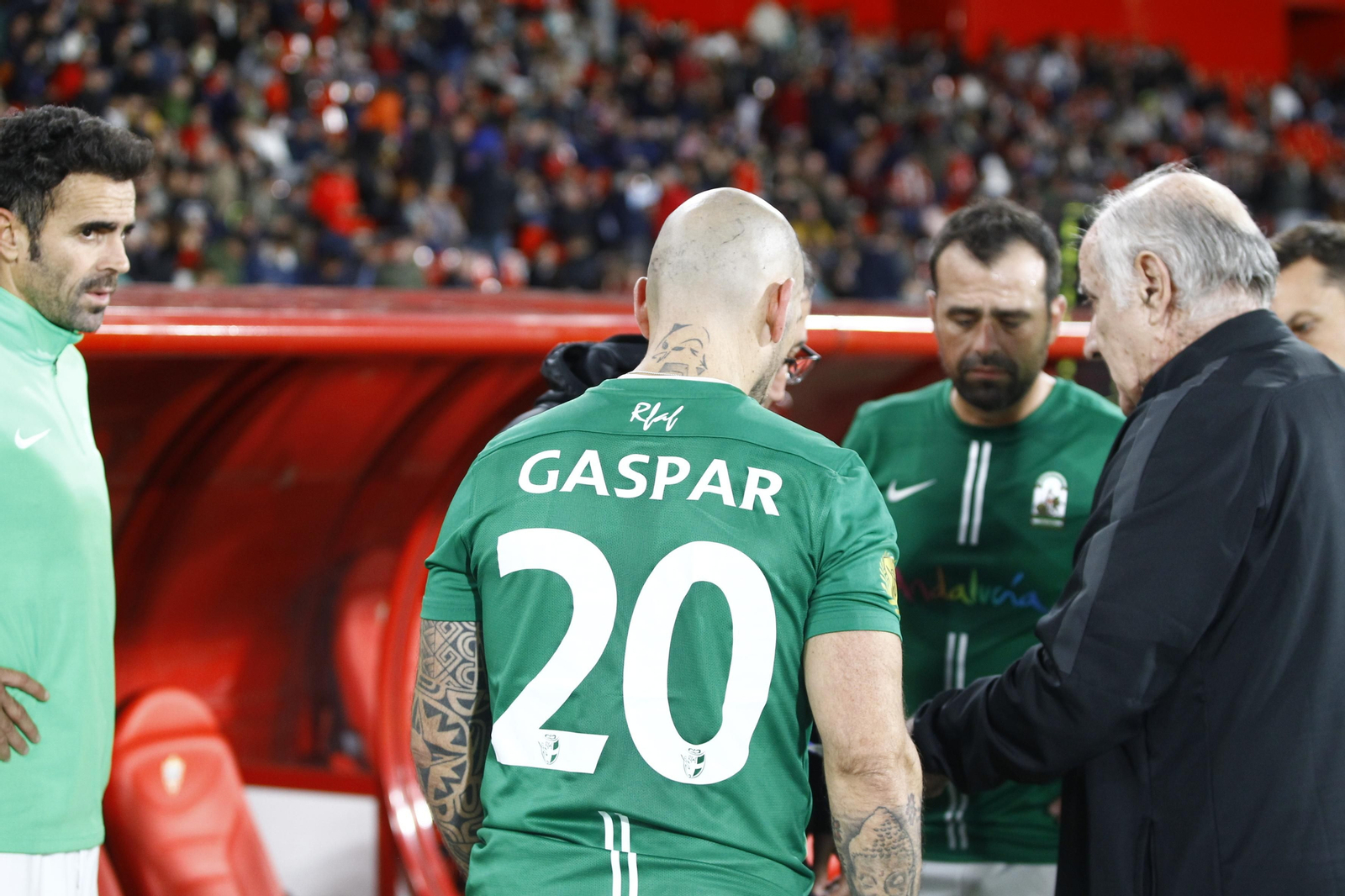 Imágenes del partido homenaje al 'eterno' capitán de la U.D. Almería, José Ortiz
