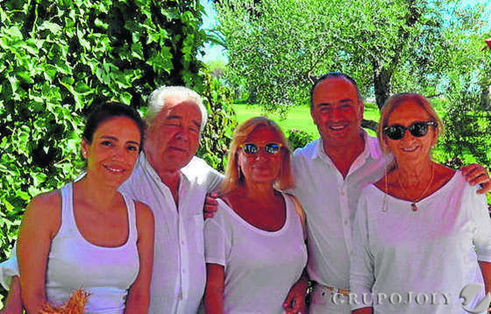 Jazmin Ozoyo, duque de Ahumada, Rosa Sarceda, Fernando Domecq y Ana León.

Foto: Ignacio Casas de Ciria
