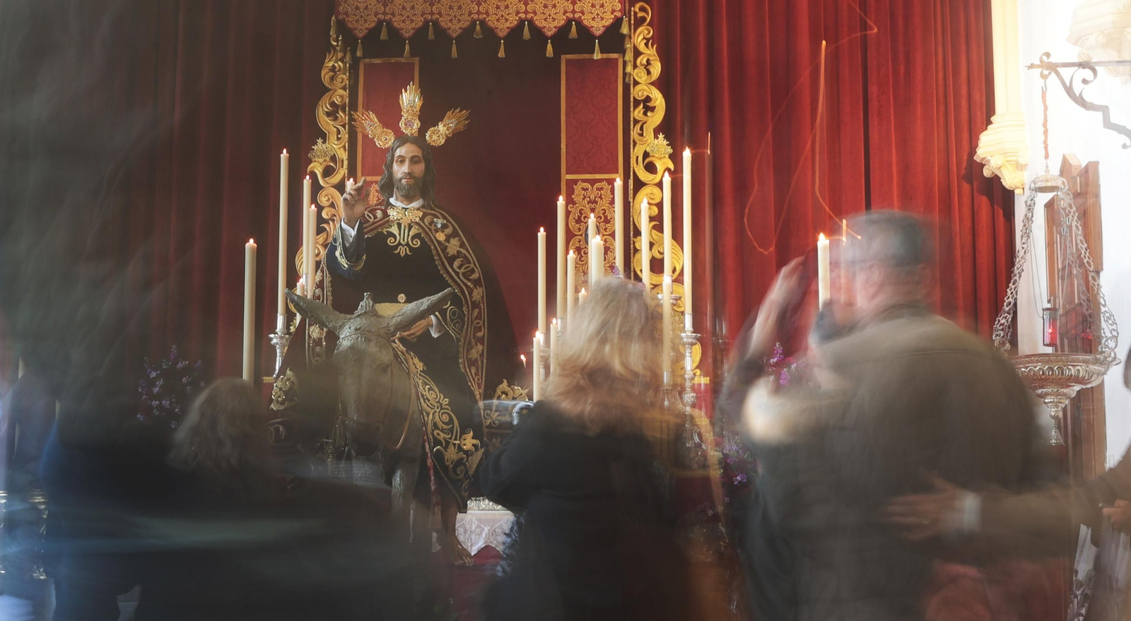 Imágenes de los Besapiés y Besamanos del segundo domingo de Cuaresma en Jerez