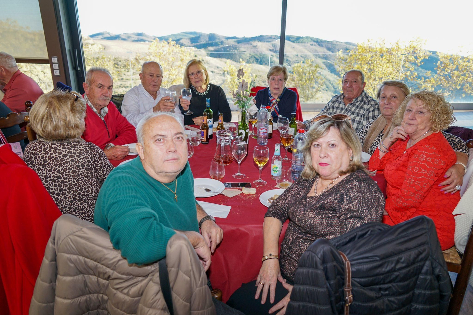 300 mayores de Vícar celebran las fiestas por todo lo alto en la Bodega Cuatro Vientos de Murta