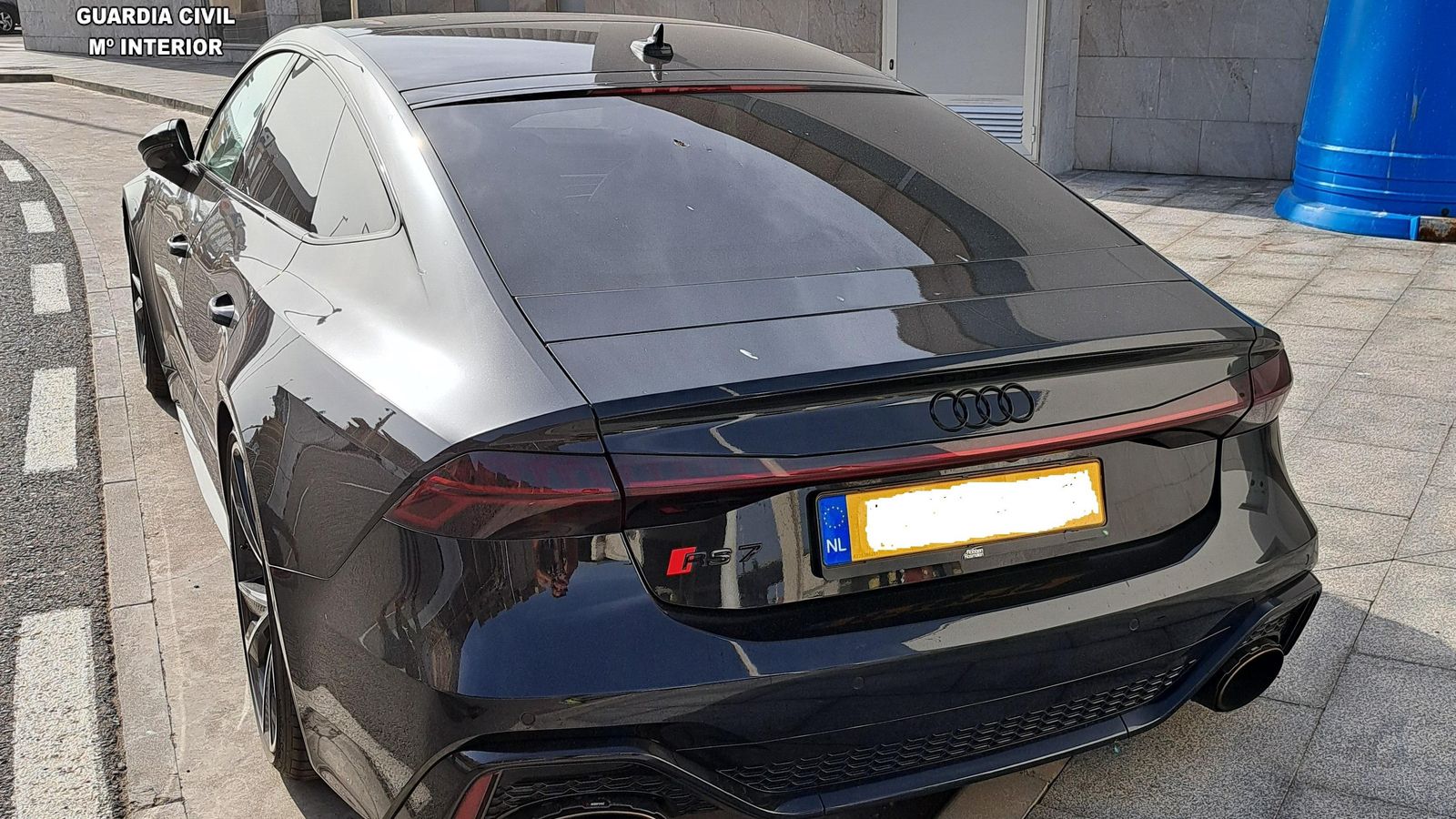 Un BMW serie 3 híbrido, sustraído en Francia.