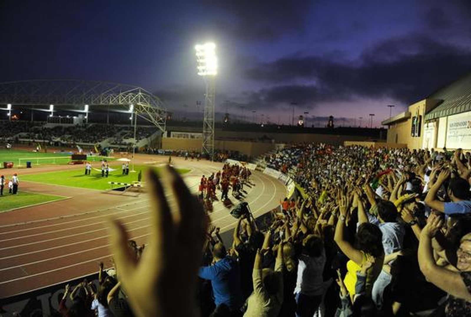 Luz y color en Bahía Sur en la ceremonia de apertura de los XIV Juegos Iberoamericanos San Fernando 2010. 

Foto: Elias Pimentel y Joaquin Pino