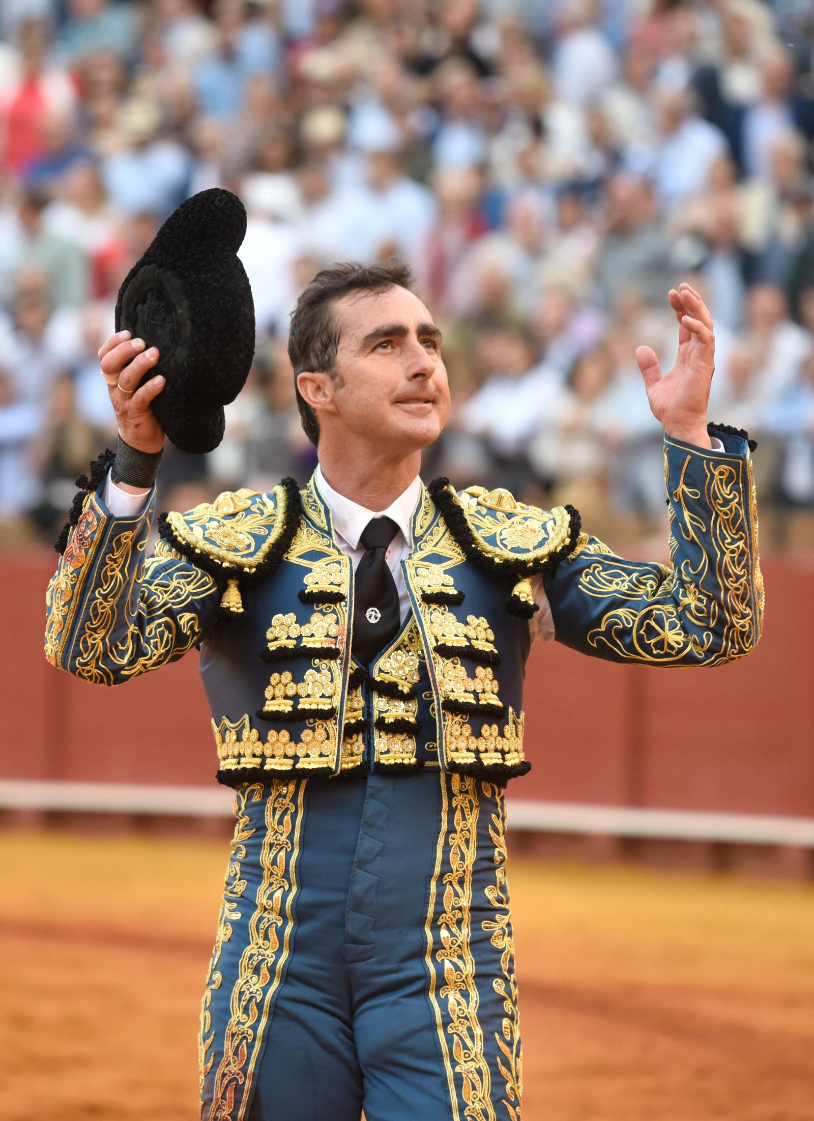 Las imágenes de la corrida de toros de El Fandi, Manuel Escribano y Esaú Fernández