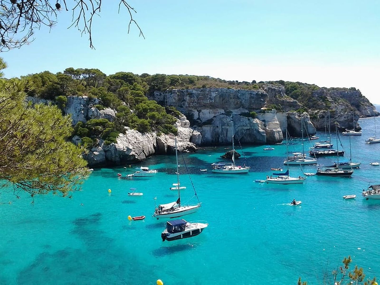 Las Islas Baleares concentran la mayor parte de las reservas de españoles en Rumbo.es