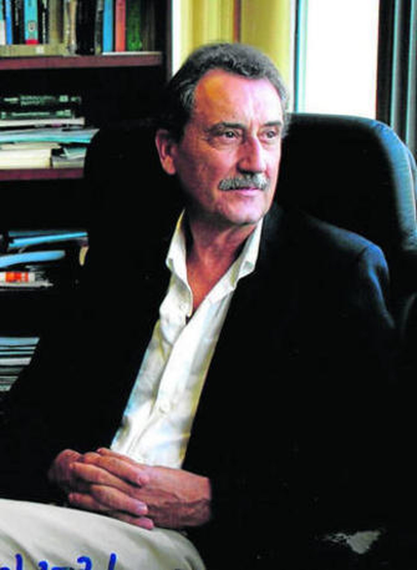 Manuel Lozano Leyva (Sevilla, 1949), escritor y divulgador científico.