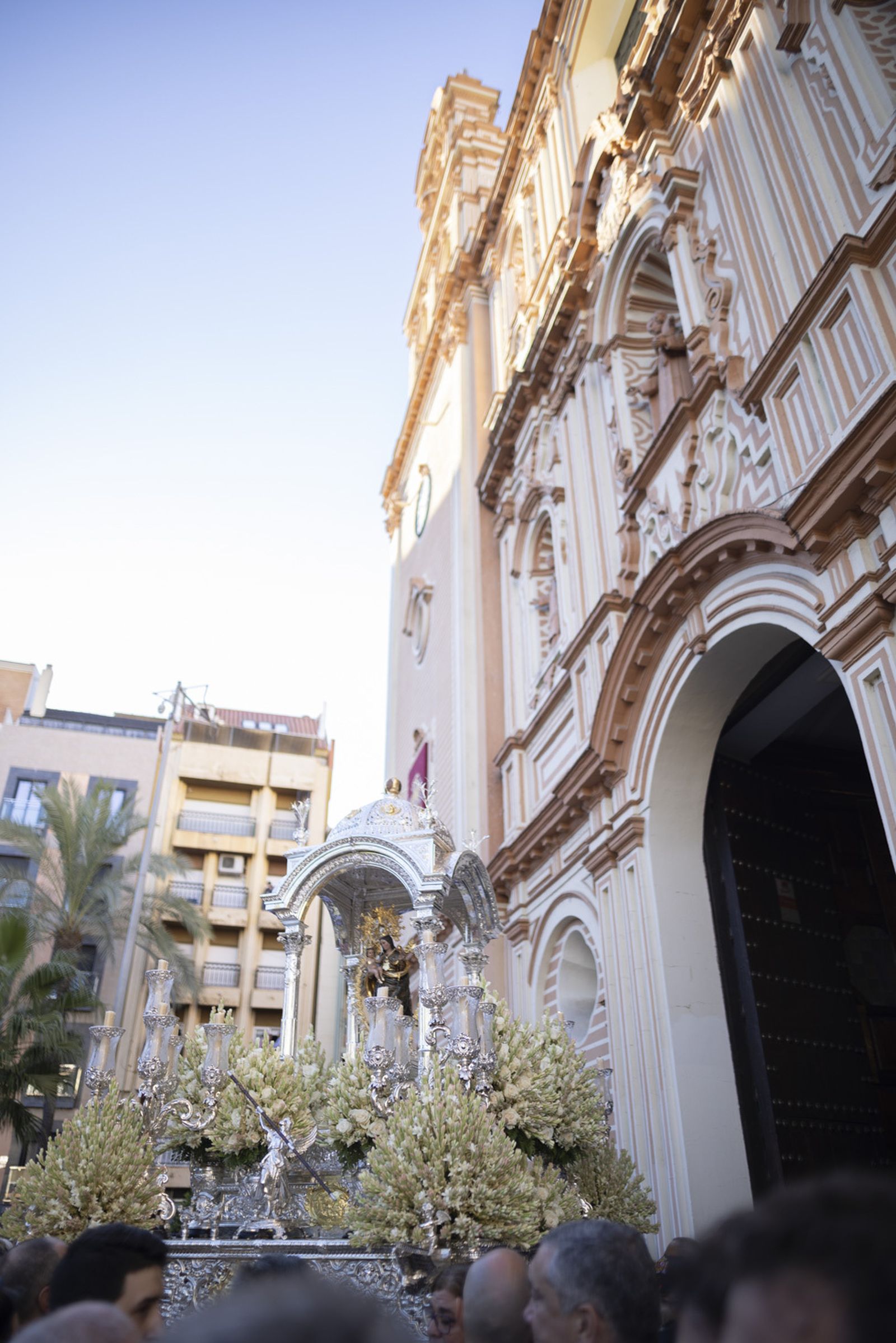 Imágenes de la salida de la Virgen de la Cinta desde la Catedral hacia el Santuario