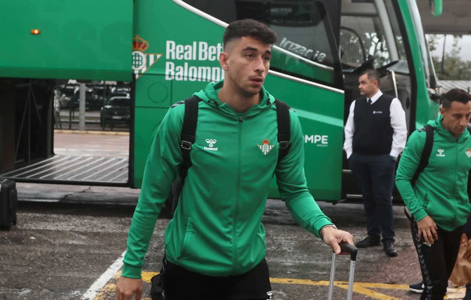 Las fotos de la salida del Betis para Chipre
