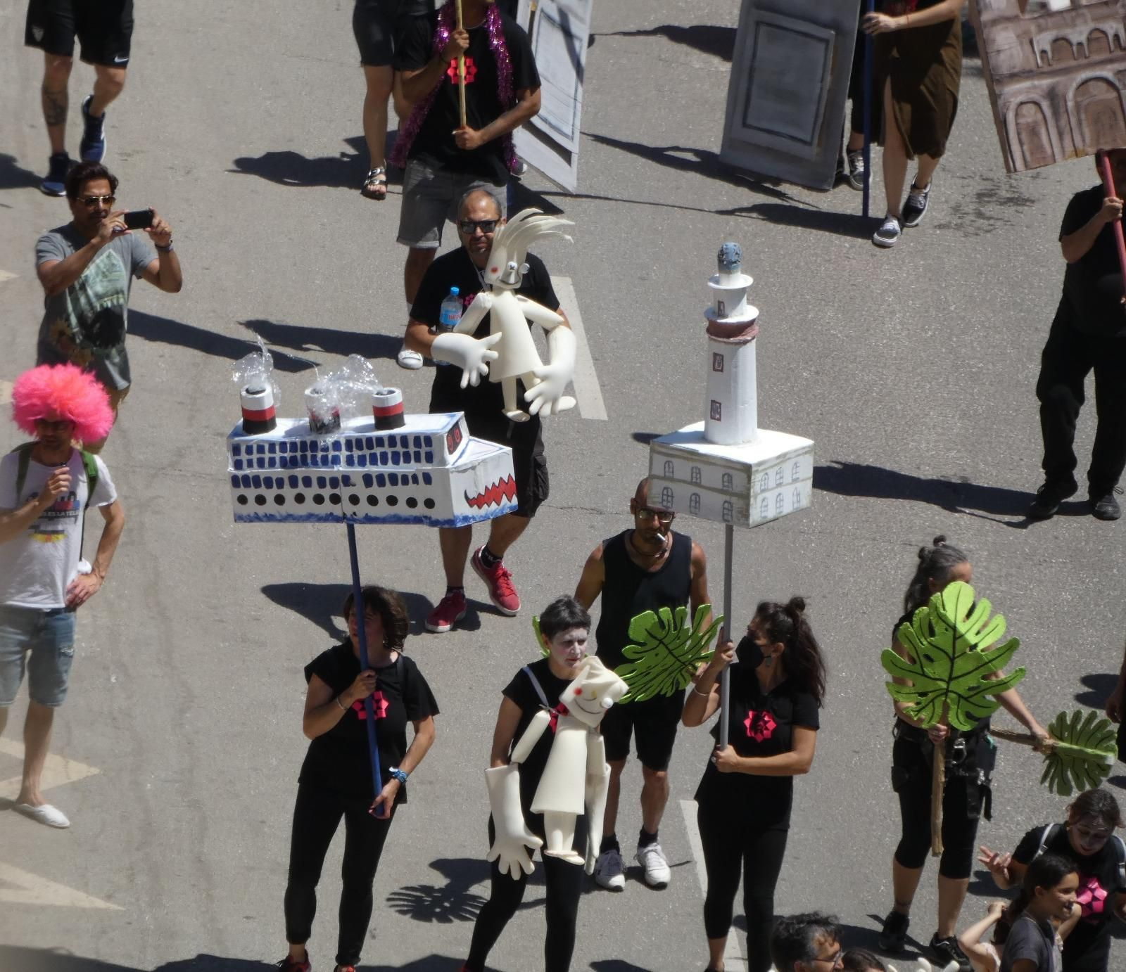 La Invisible se manifiesta contra su desalojo, en fotos