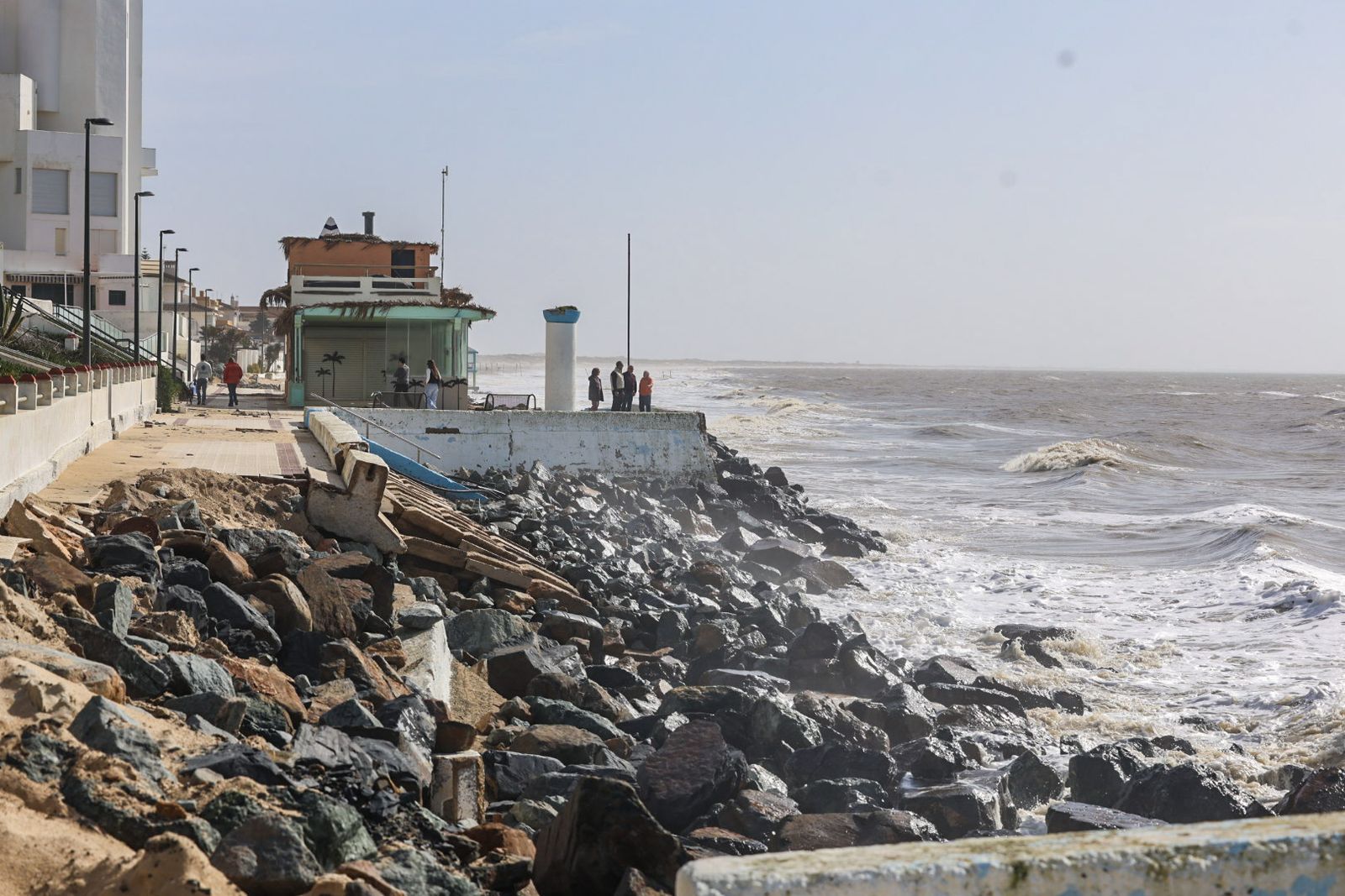 Fotografías del aporte de arena a la playa de Matalascañas