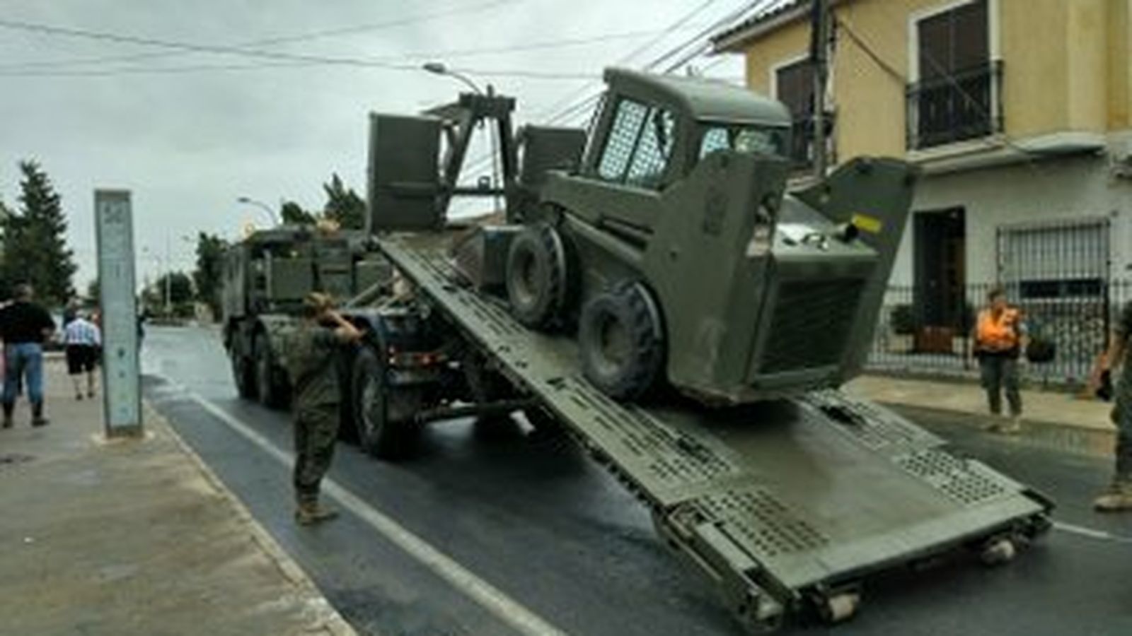 Maquinaria y vehículos de la Brigada de la Legión Rey Alfonso XIII en Murcia
