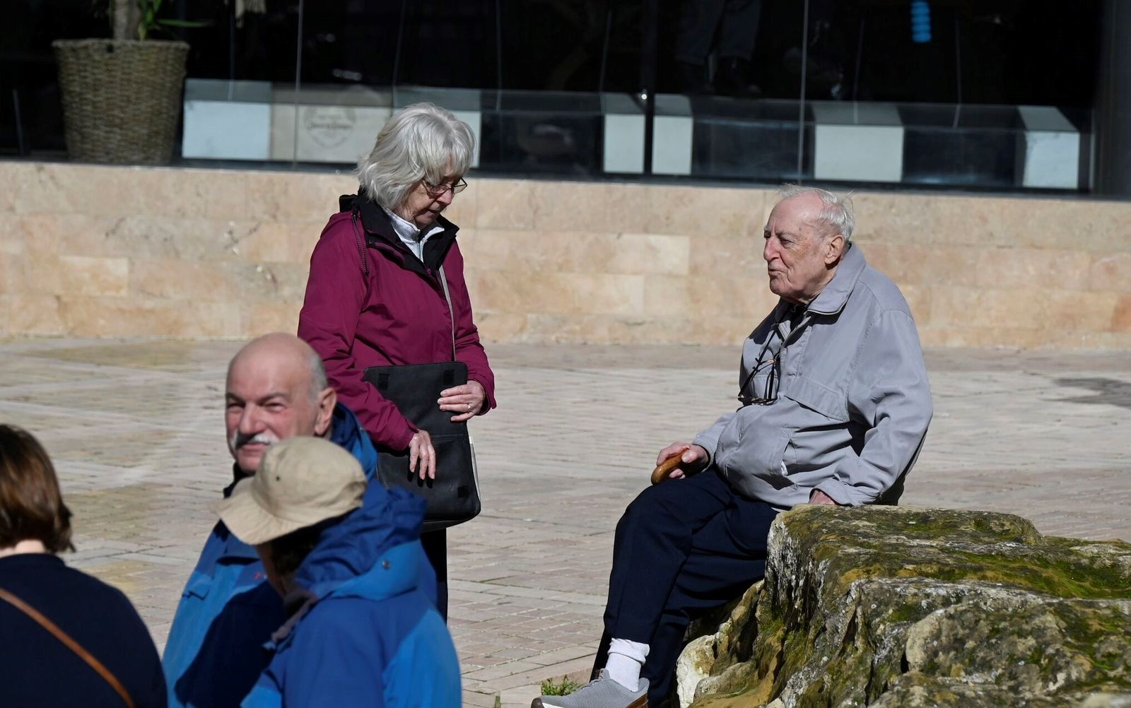 El sol llena de nuevo las calles de gente en Córdoba