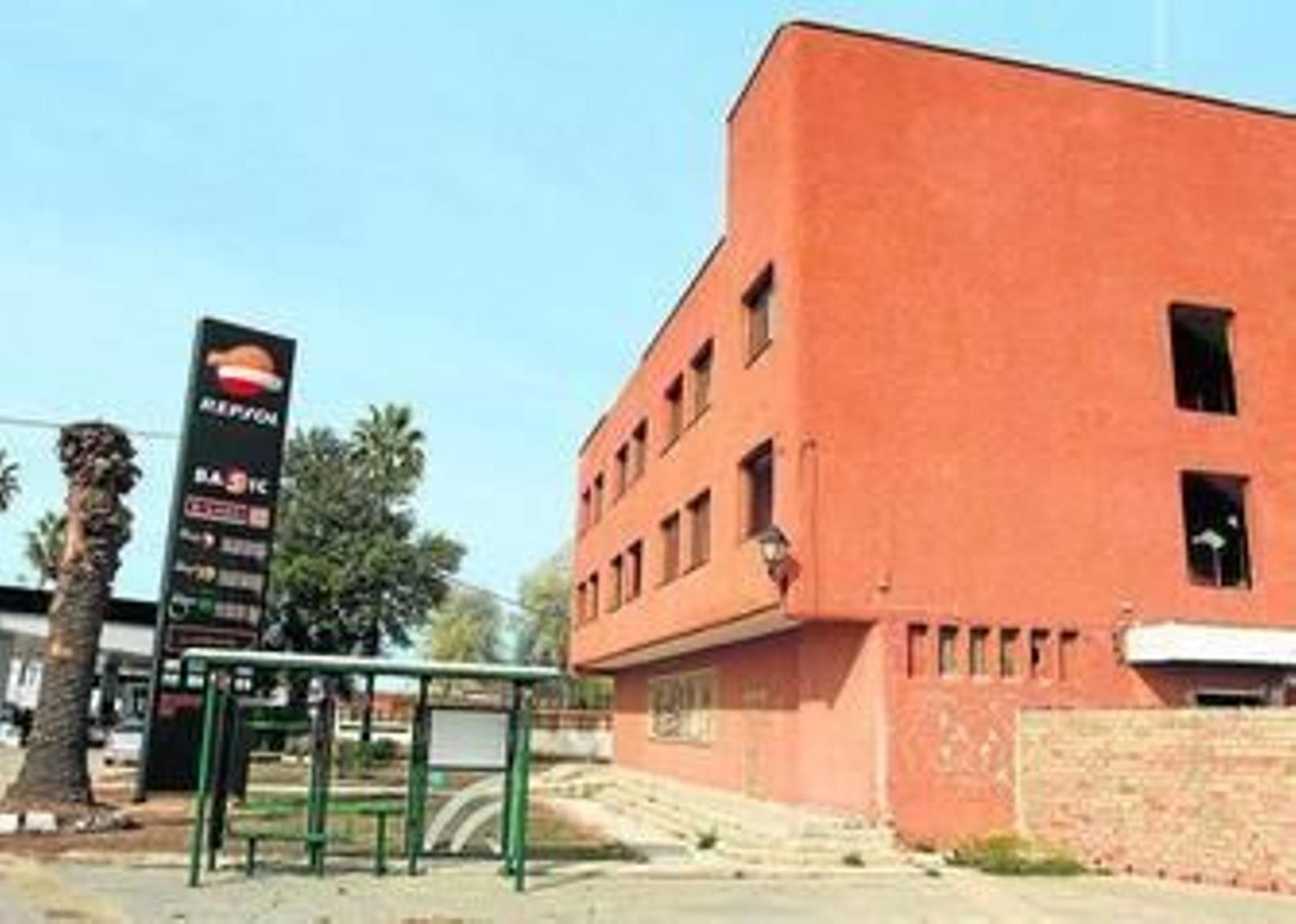 Vista del antiguo complejo Santa Úrsula, en la zona de Peguerillas de Huelva capital, donde se ubicará el centro.