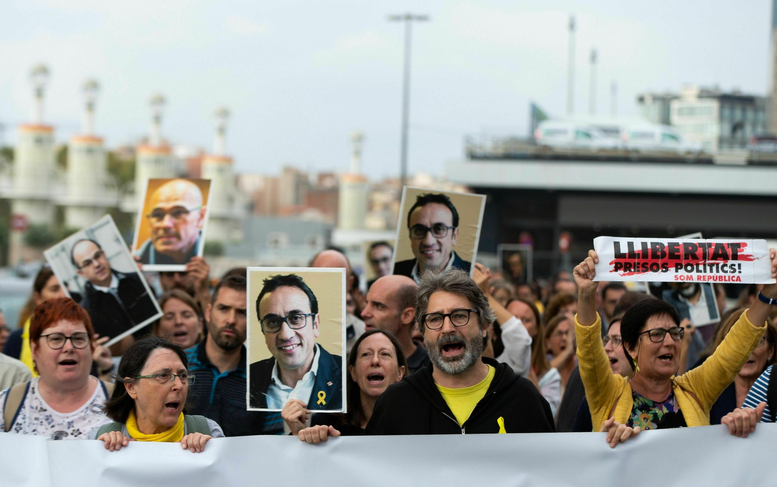 Los independentistas salen a las calles de Barcelona para protestar por la sentencia del 'procés'