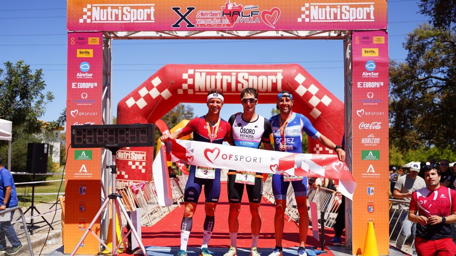 El podio masculino con Pello Osoro en el centro.