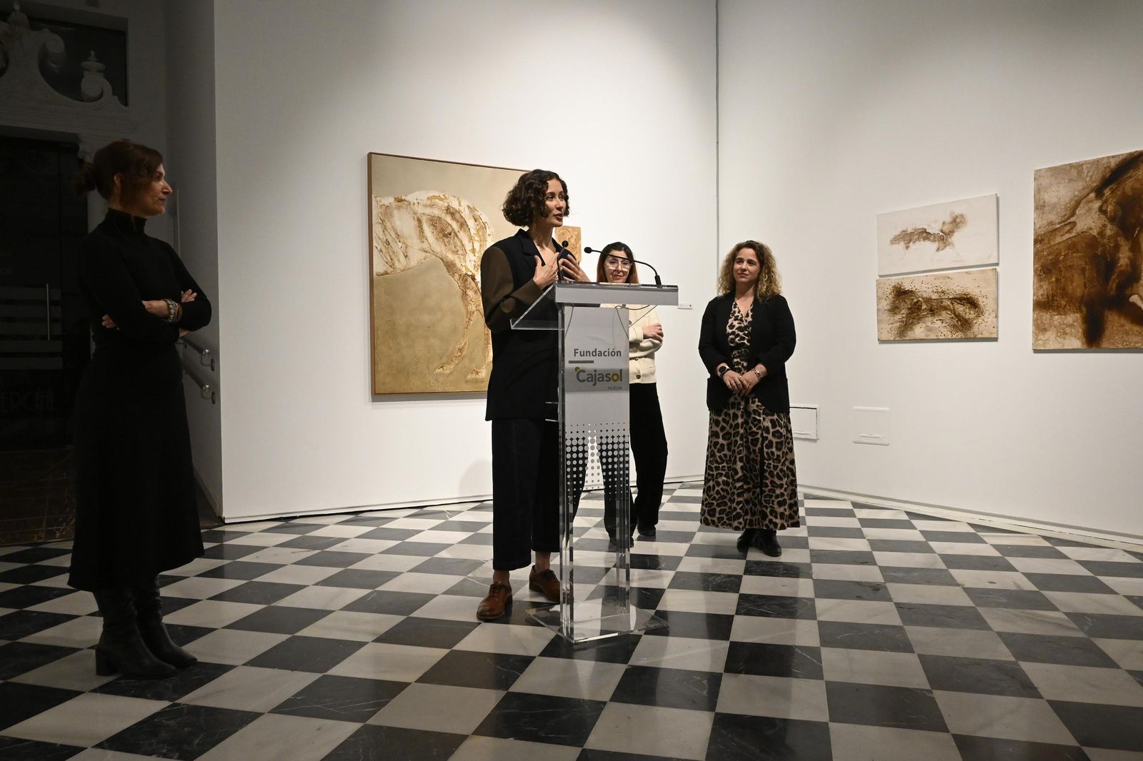 Inauguración de la exposición `Ánima´ de Tiziana Domínguez