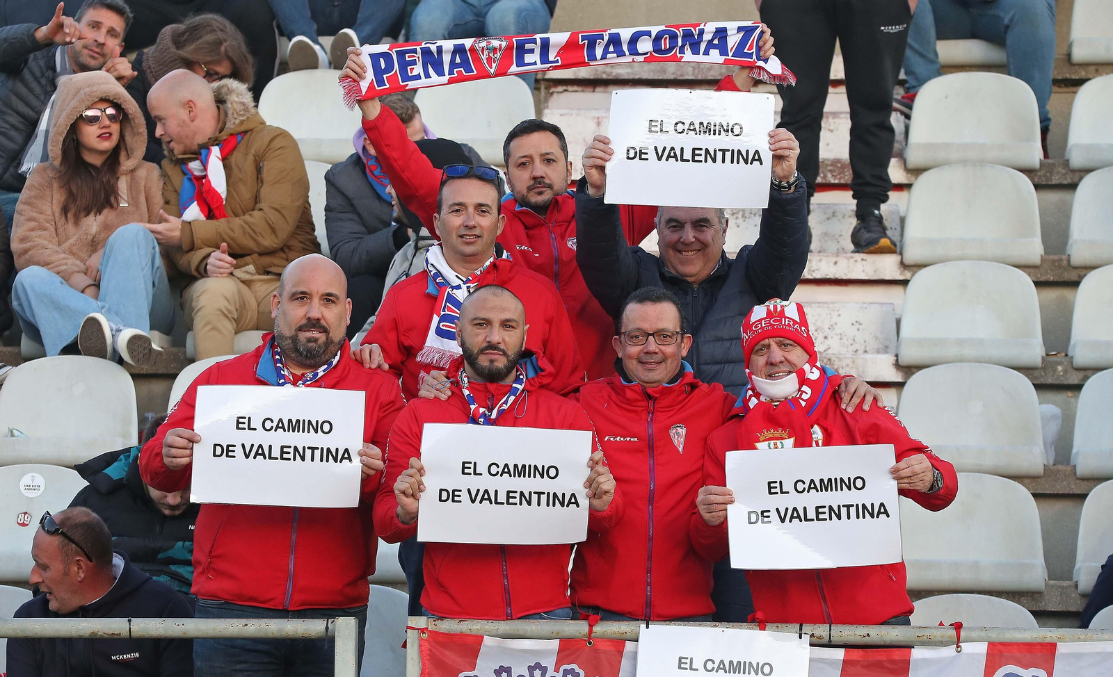 Fotos de la afición durante el Algeciras - Fuenlabrada en el Nuevo Mirador