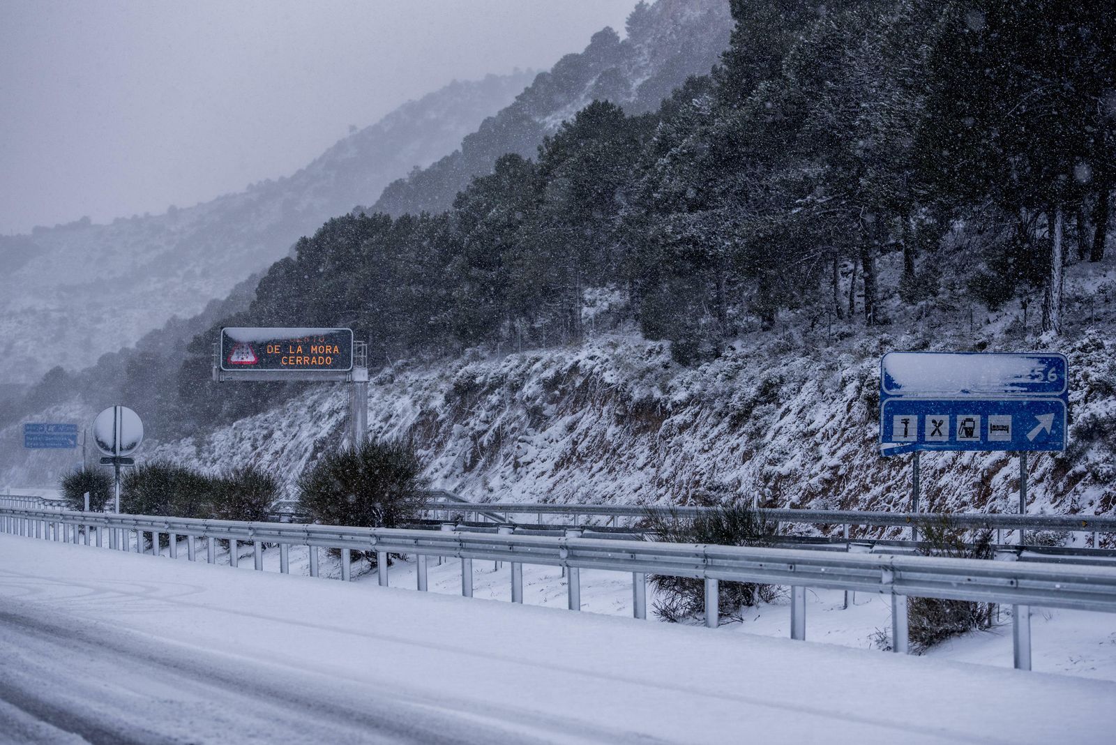 Imágenes de las carreteras cortadas en Granada por la borrasca Gloria