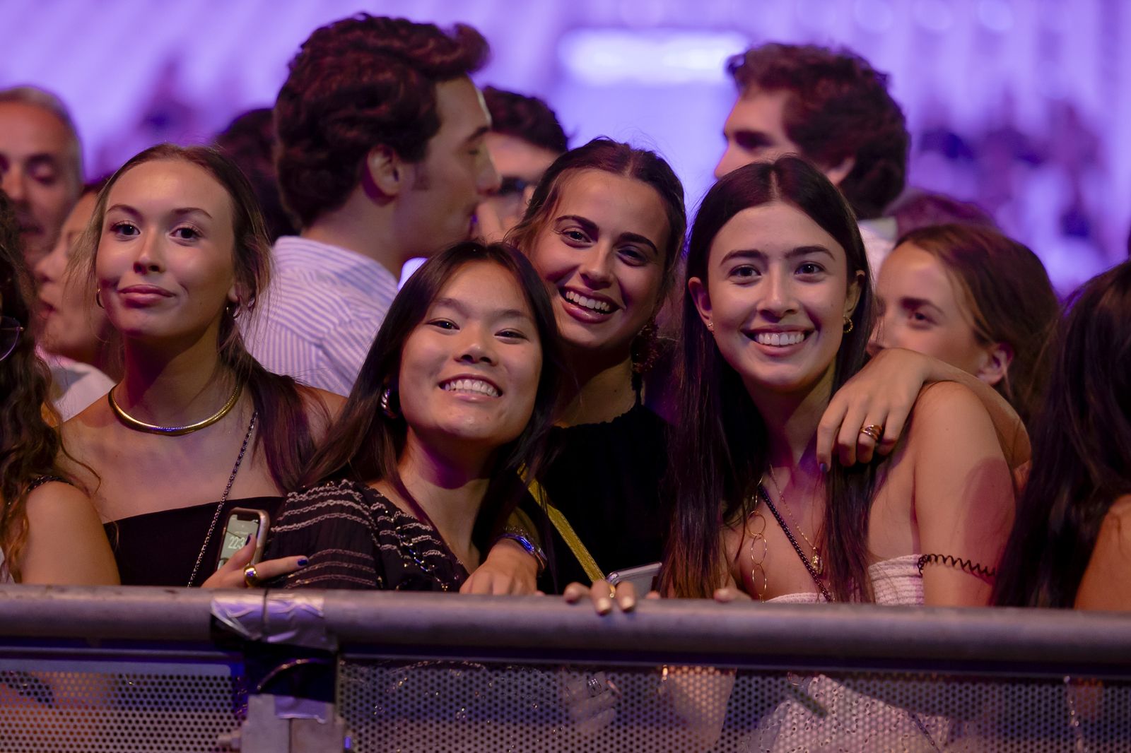 Búscate en las imágenes del concierto de Taburete en Concert Music Festival